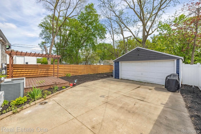 1418 E 10 Mile Rd, Ferndale, MI 48220 - detached garage with cooling unit