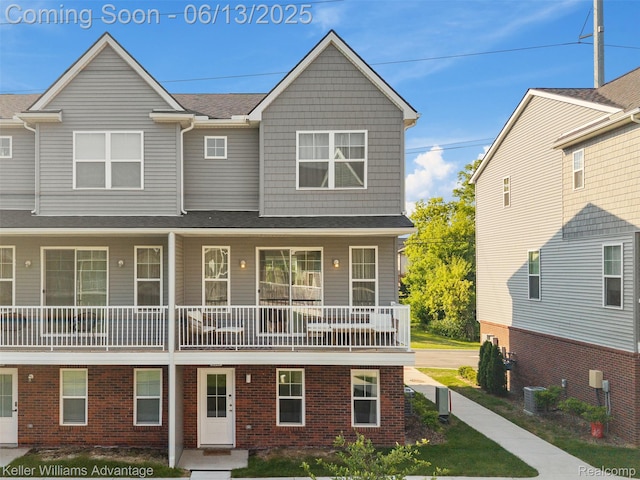 3947 Trailwaycommons Cir, Auburn Hills, MI 48326 - multi unit property with brick siding and roof with shingles