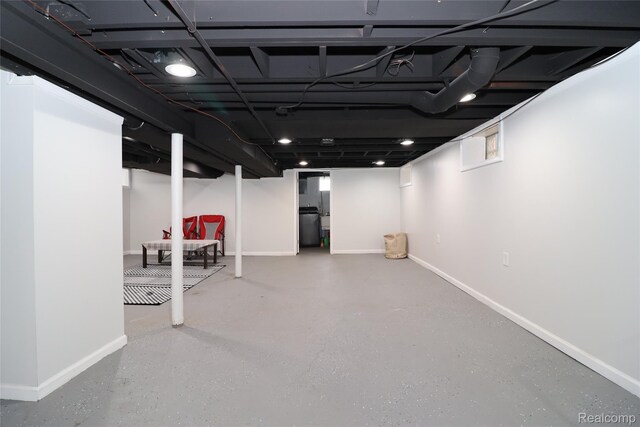 7524 Williamson St, Dearborn, MI 48126 - finished below grade area featuring baseboards