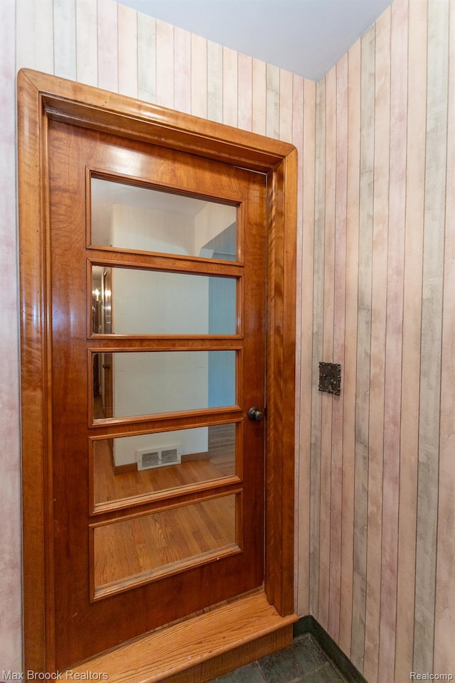25695 York Rd, Royal Oak, MI 48067 - view of closet
