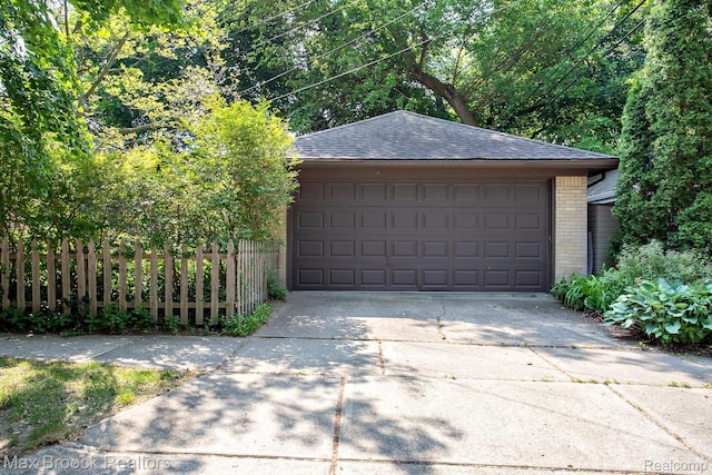 25695 York Rd, Royal Oak, MI 48067 - view of garage