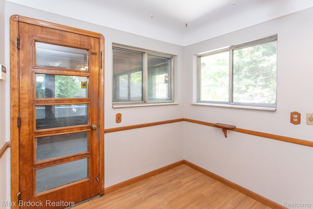 25695 York Rd, Royal Oak, MI 48067 - spare room with light wood-style flooring and baseboards