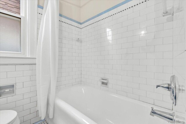16525 Roselawn St, Detroit, MI 48221 - bathroom featuring tile walls, shower / bathtub combination with curtain, and toilet