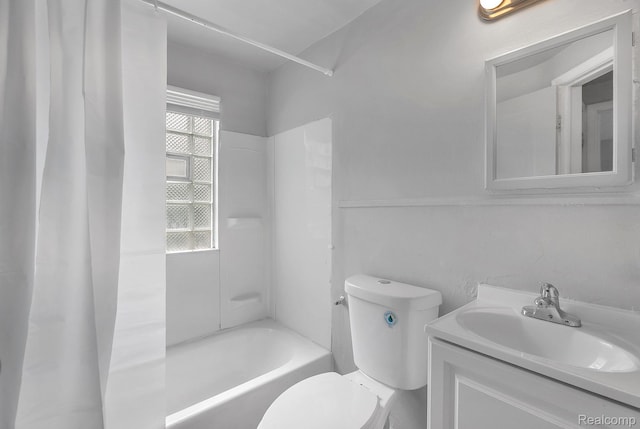 12702-12710 Kelly Rd, Detroit, MI 48224 - bathroom featuring shower / tub combo and vanity