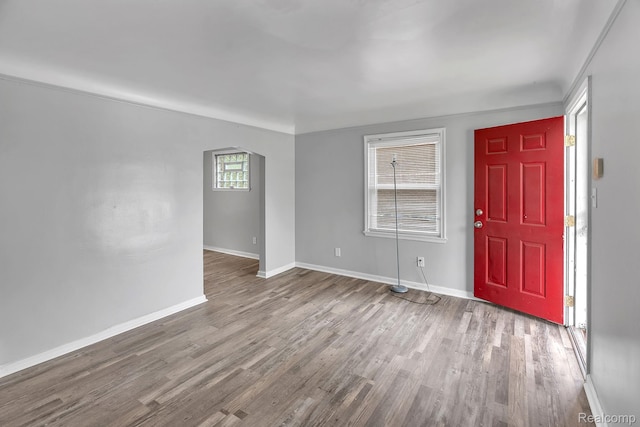 12702-12710 Kelly Rd, Detroit, MI 48224 - entryway with wood finished floors and arched walkways