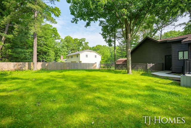 2605 Shadowbrook Dr SE, Grand Rapids, MI 49546 - view of yard