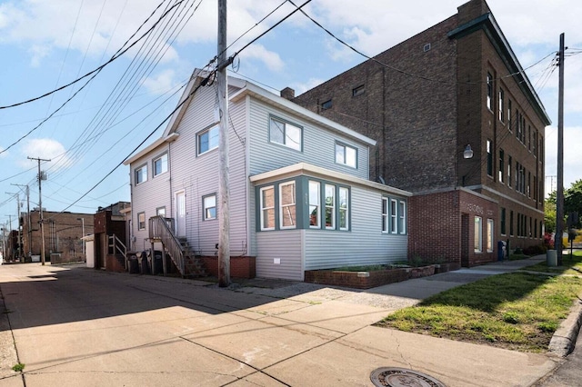 617 Elm St, Saint Joseph, MI 49085 - view of side of home