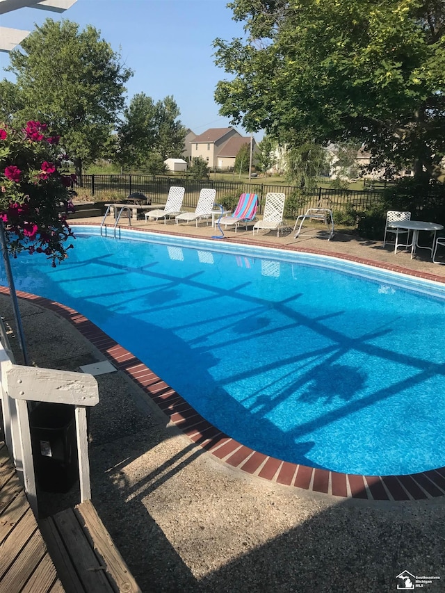 4845 E Dunbar Rd, Monroe, MI 48161 - view of community pool