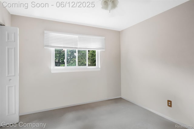 4345 Crooks Rd Unit 24, Royal Oak, MI 48073 - unfurnished room featuring baseboards