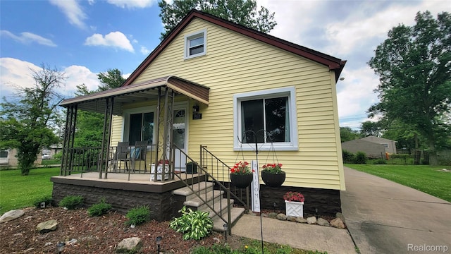 20470 Colman St S, Clinton Township, MI 48035 - view of front of home featuring a front lawn
