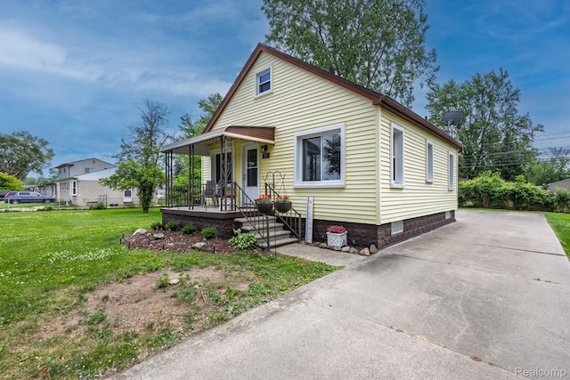 20470 Colman St S, Clinton Township, MI 48035 - view of front of home with a front yard and driveway