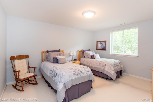 6524 Pleasant Lake Ct, West Bloomfield, MI 48322 - carpeted bedroom featuring baseboards