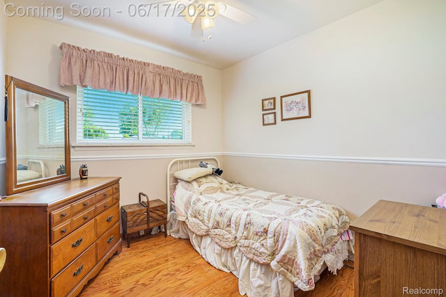 12818 Pomona Dr, Sterling Heights, MI 48312 - bedroom with light wood-style floors and ceiling fan