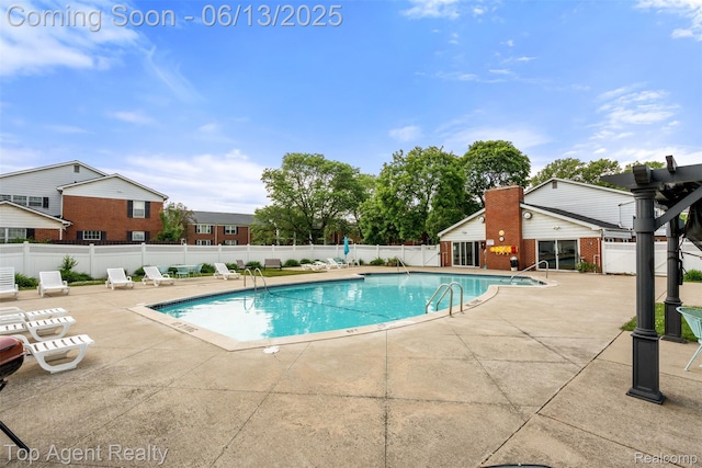 27557 W Echo Vly Unit 153, Farmington Hills, MI 48334 - community pool with a patio