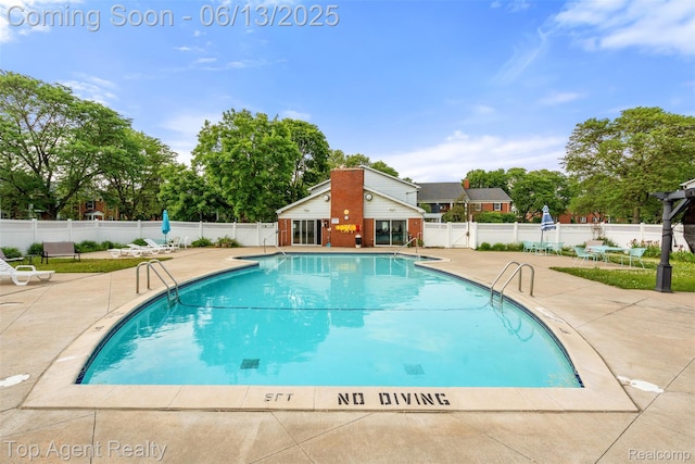 27557 W Echo Vly Unit 153, Farmington Hills, MI 48334 - community pool with a patio