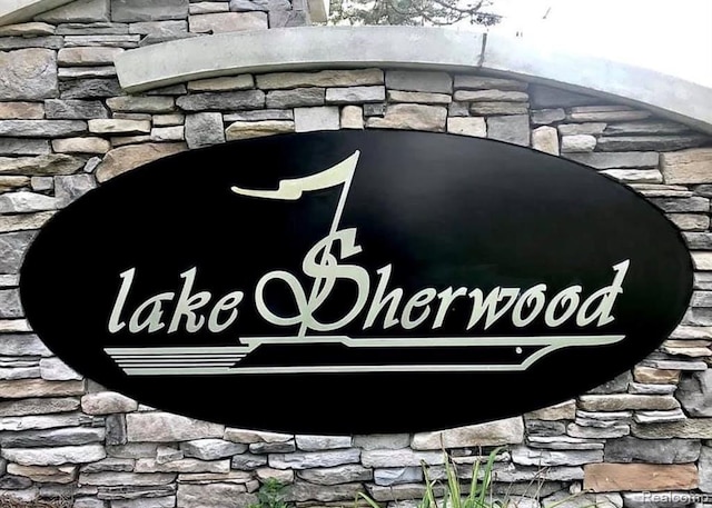 5695 Deerwood, Commerce Twp, MI 48382 - view of community sign