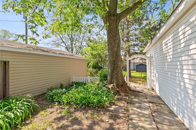 24921 Notre Dame St, Dearborn, MI 48124 - view of yard