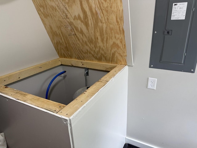 4223 S Harvard Ave, Baldwin, MI 49304 - detailed view of electric panel