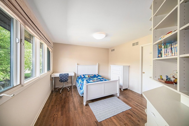 2002 Valleyview Dr, Ann Arbor, MI 48105 - bedroom featuring wood finished floors and baseboards