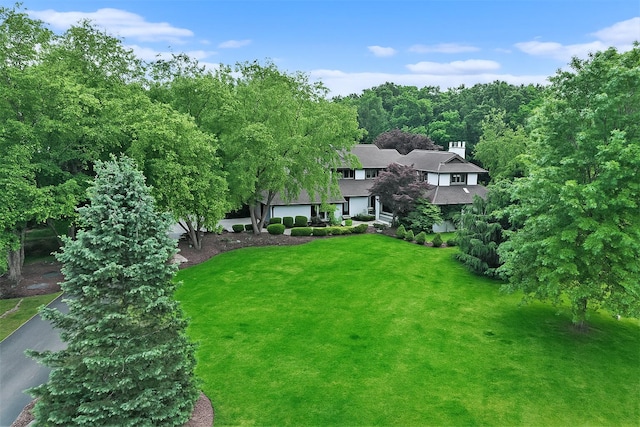 2002 Valleyview Dr, Ann Arbor, MI 48105 - view of grassy yard