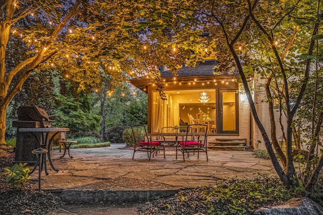 2002 Valleyview Dr, Ann Arbor, MI 48105 - view of patio / terrace