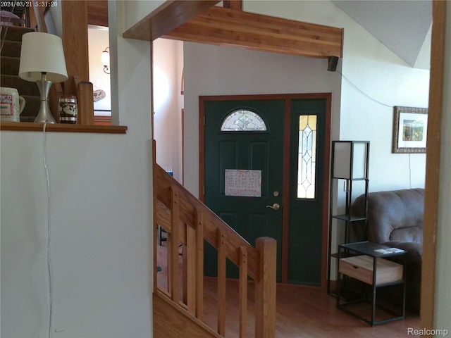 6140 Mcguire Rd, Fenton, MI 48430 - foyer with wood finished floors