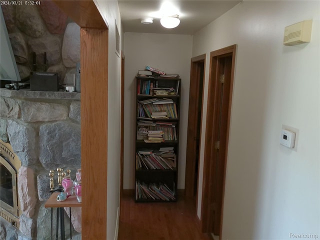 6140 Mcguire Rd, Fenton, MI 48430 - corridor with wood finished floors