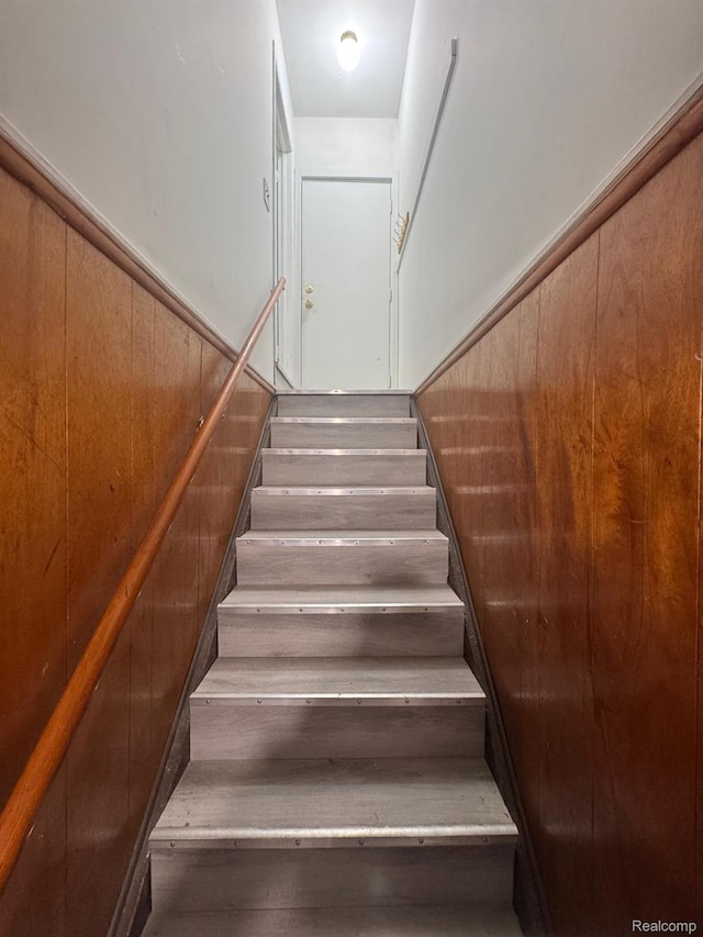21451 N Nunneley Rd, Shelby Twp, MI 48036 - view of stairway