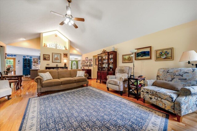 6369 Wooded Trl, Houghton Lake, MI 48629