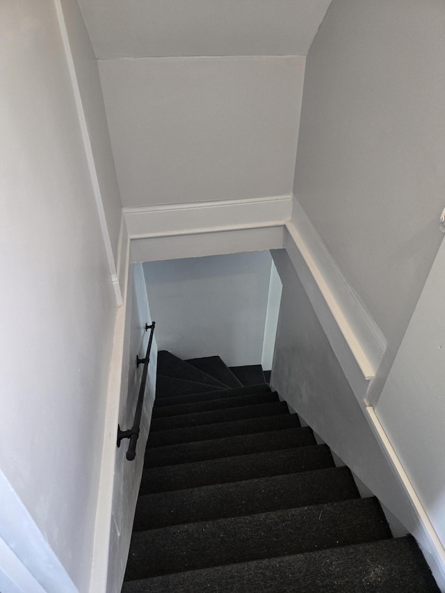 1420 Sweet St, Saginaw, MI 48602 - view of stairs