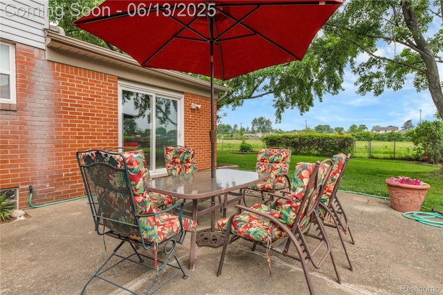 3039 Elmcrest Rd, Sterling Heights, MI 48310 - view of patio featuring outdoor dining area