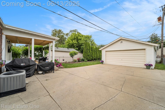 122 N Wilson Ave, Royal Oak, MI 48067 - view of detached garage
