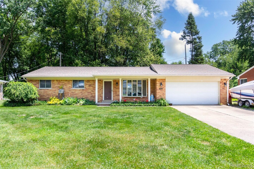 38424 Chartier St, Harrison Township, MI 48045 - photo 1