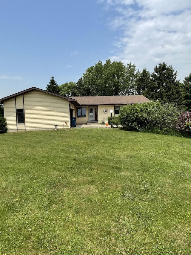 617 Apache Dr, Fremont, MI 49412 - photo 2
