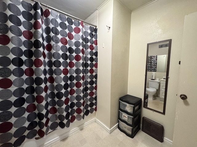 2913 Gibson St, Flint, MI 48503 - full bath with a shower with curtain and a textured wall