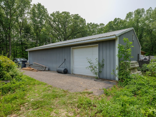 55840 Western Ave, Mattawan, MI 49071 - detached garage featuring driveway