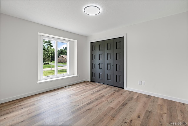 507 Charing Cross Dr, Grand Blanc, MI 48439 - foyer with wood finished floors