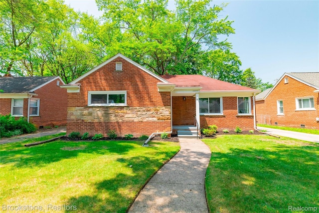 24251 Cloverlawn St, Oak Park, MI 48237 - bungalow-style house featuring a front lawn and brick siding