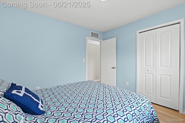 30546 Townley St, Madison Heights, MI 48071 - bedroom featuring a closet and light wood finished floors