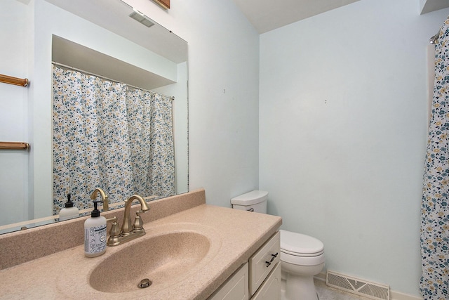 880 Andover Ct SE, Grand Rapids, MI 49508 - full bath with vanity and a shower with curtain