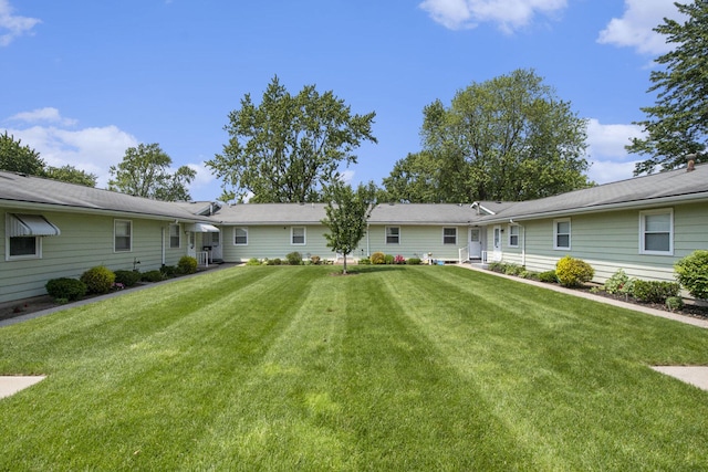 880 Andover Ct SE, Grand Rapids, MI 49508 - view of grassy yard