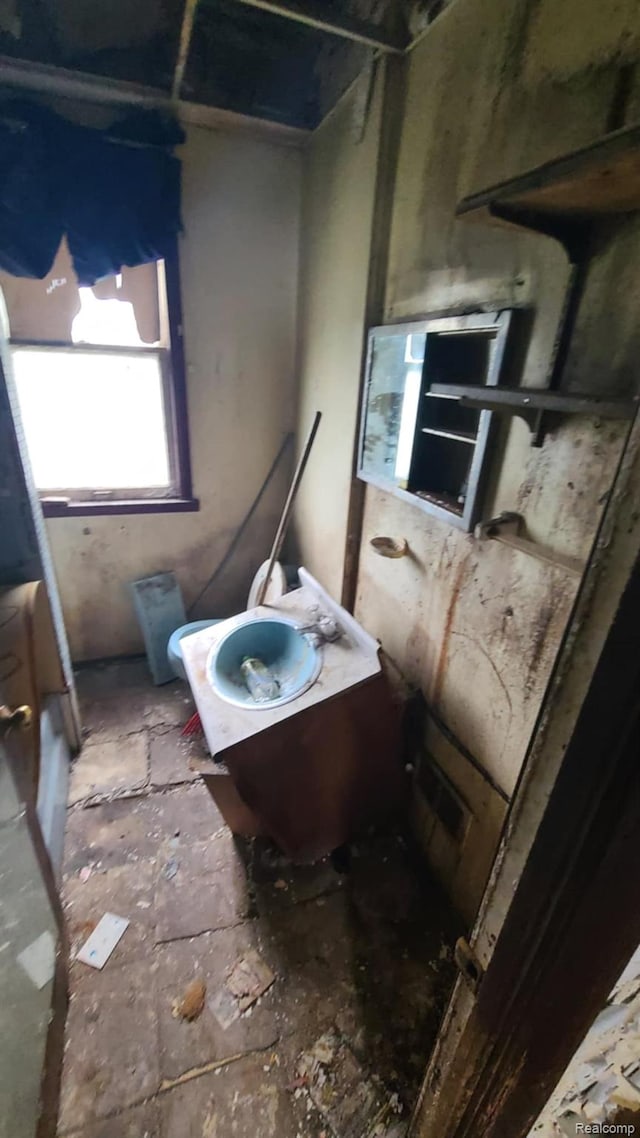 193 Division St, River Rouge, MI 48218 - bathroom with toilet