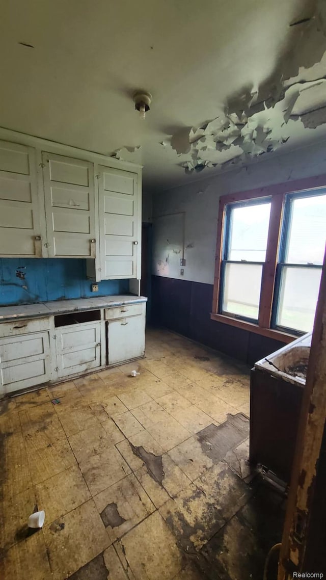 193 Division St, River Rouge, MI 48218 - kitchen with white cabinetry