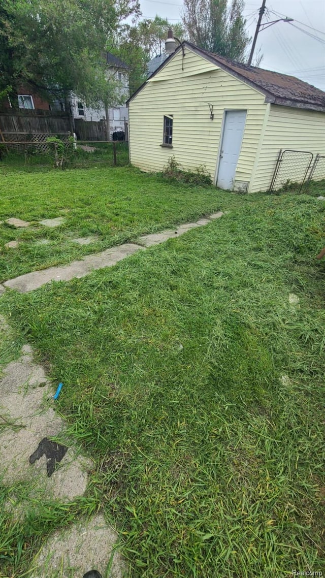 193 Division St, River Rouge, MI 48218 - view of yard