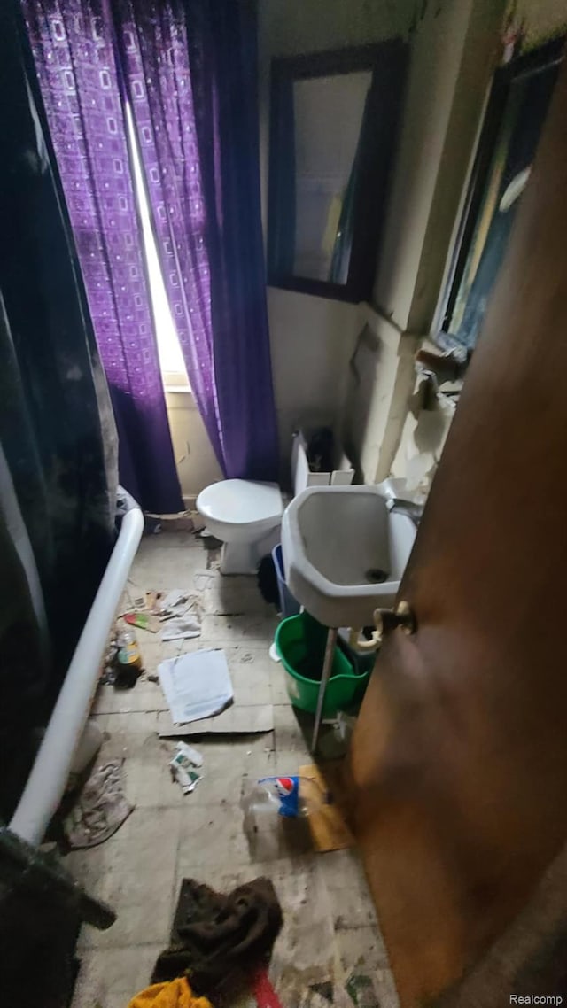 193 Division St, River Rouge, MI 48218 - bathroom with toilet and a sink
