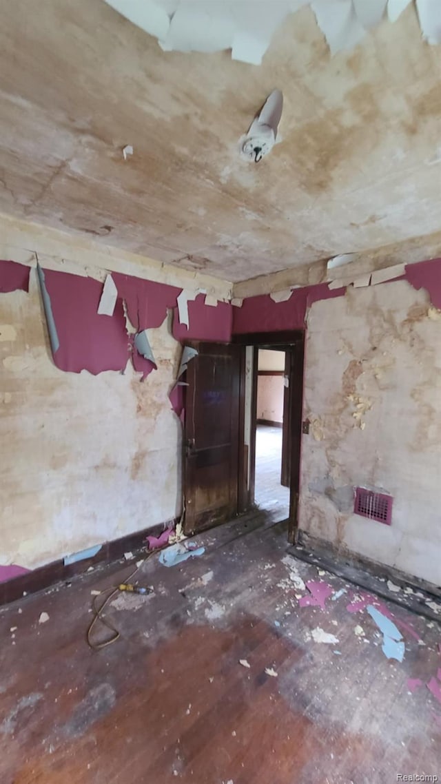 193 Division St, River Rouge, MI 48218 - spare room with wood-type flooring