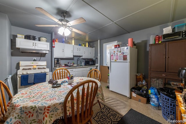 910 Monroe St, Carleton, MI 48117 - dining space featuring a ceiling fan