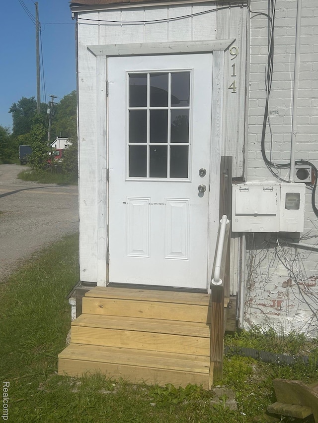 910 Monroe St, Carleton, MI 48117 - view of exterior entry