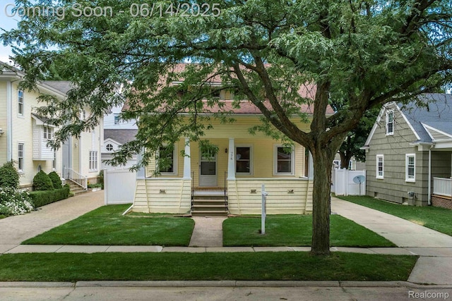 776 W Lincoln St, Birmingham, MI 48009 - view of front of property with a porch