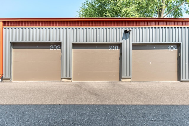 293 N 2nd St Unit 201, Brighton, MI 48116 - view of garage